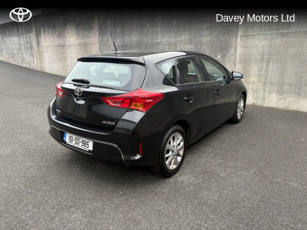 Toyota Auris 1.33 VVT-I ICON DUAL 5DR - Image 2