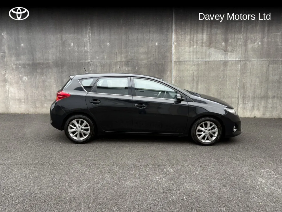 Toyota Auris 1.33 VVT-I ICON DUAL 5DR - Image 3