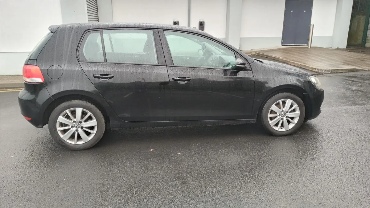 VOLKSWAGEN GOLF 2012 / 1.6 DIESEL / MANUAL - Image 4