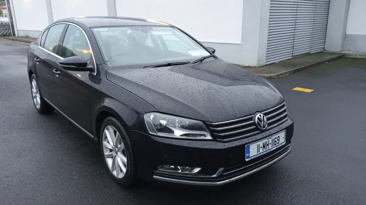 VOLKSWAGEN PASSAT 2011 / 1.6 DIESEL / MANUAL - Image 3