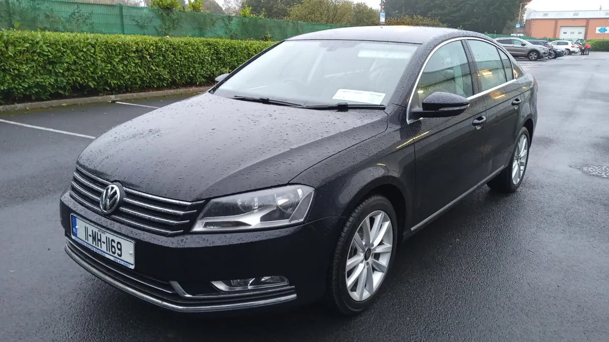 VOLKSWAGEN PASSAT 2011 / 1.6 DIESEL / MANUAL - Image 1