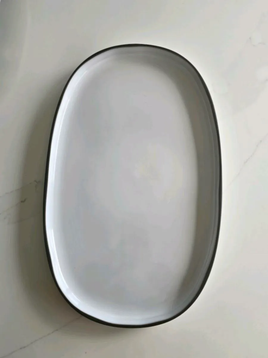 Revol white large oval dish - Image 1