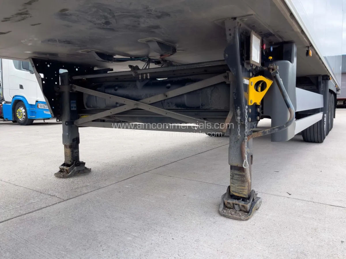 2019 SCHMITZ CARGOBULL TWIN EVAP 4110MM FRIDGE - Image 4