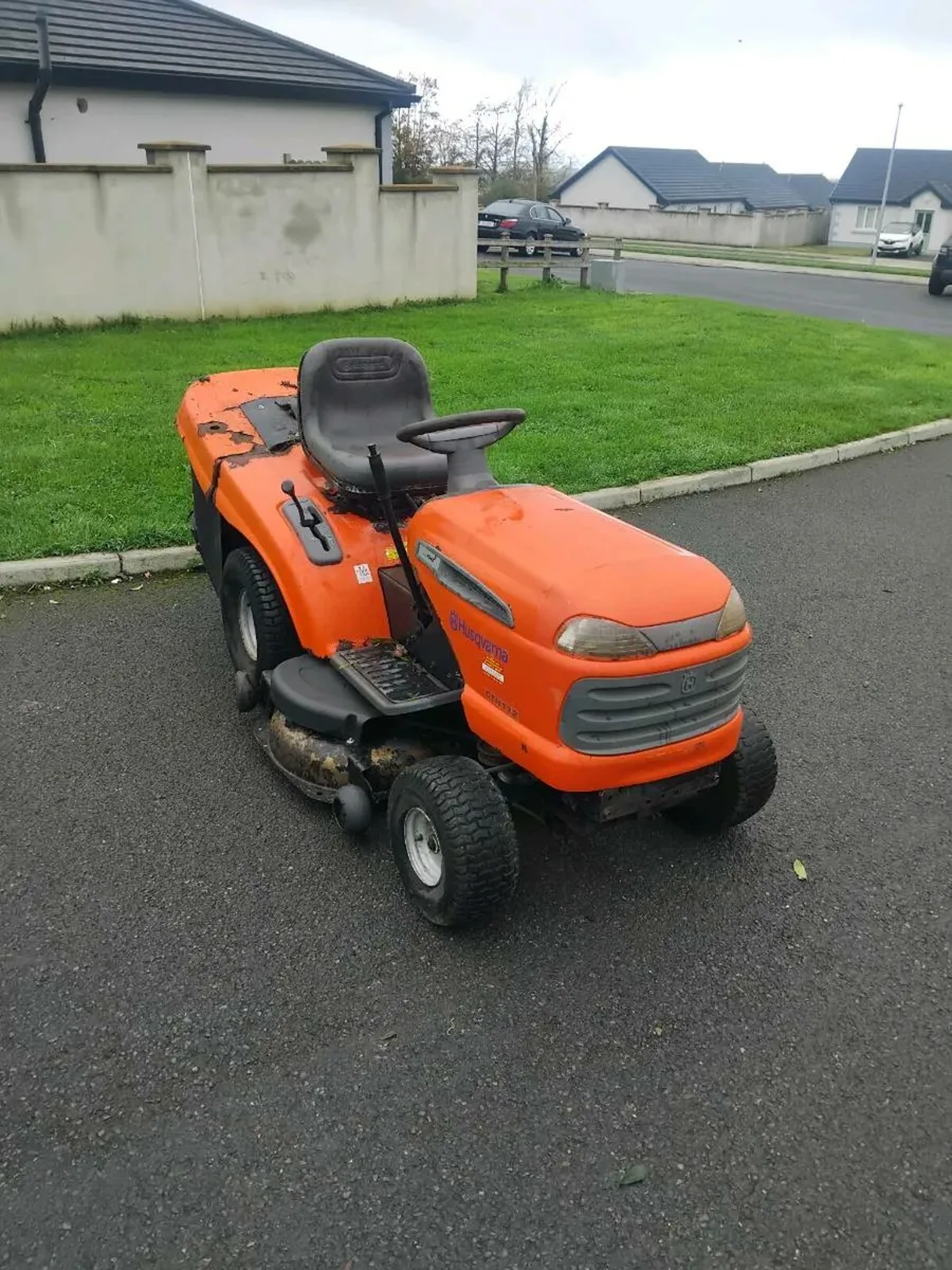 Ride on lawnmower 17hp - Image 1
