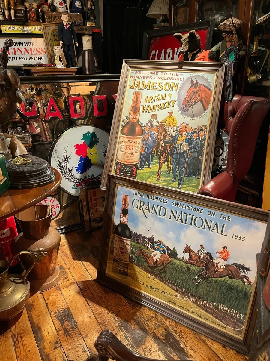 Irish 🇮🇪 pub memorabilia - Image 3