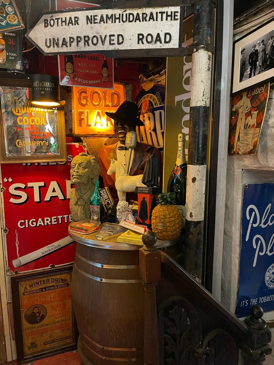 Irish 🇮🇪 pub memorabilia - Image 4