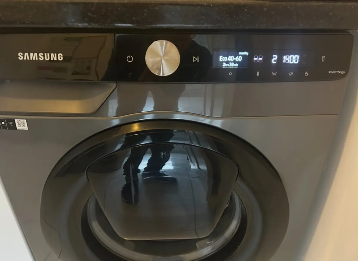 Washing machine - Image 1