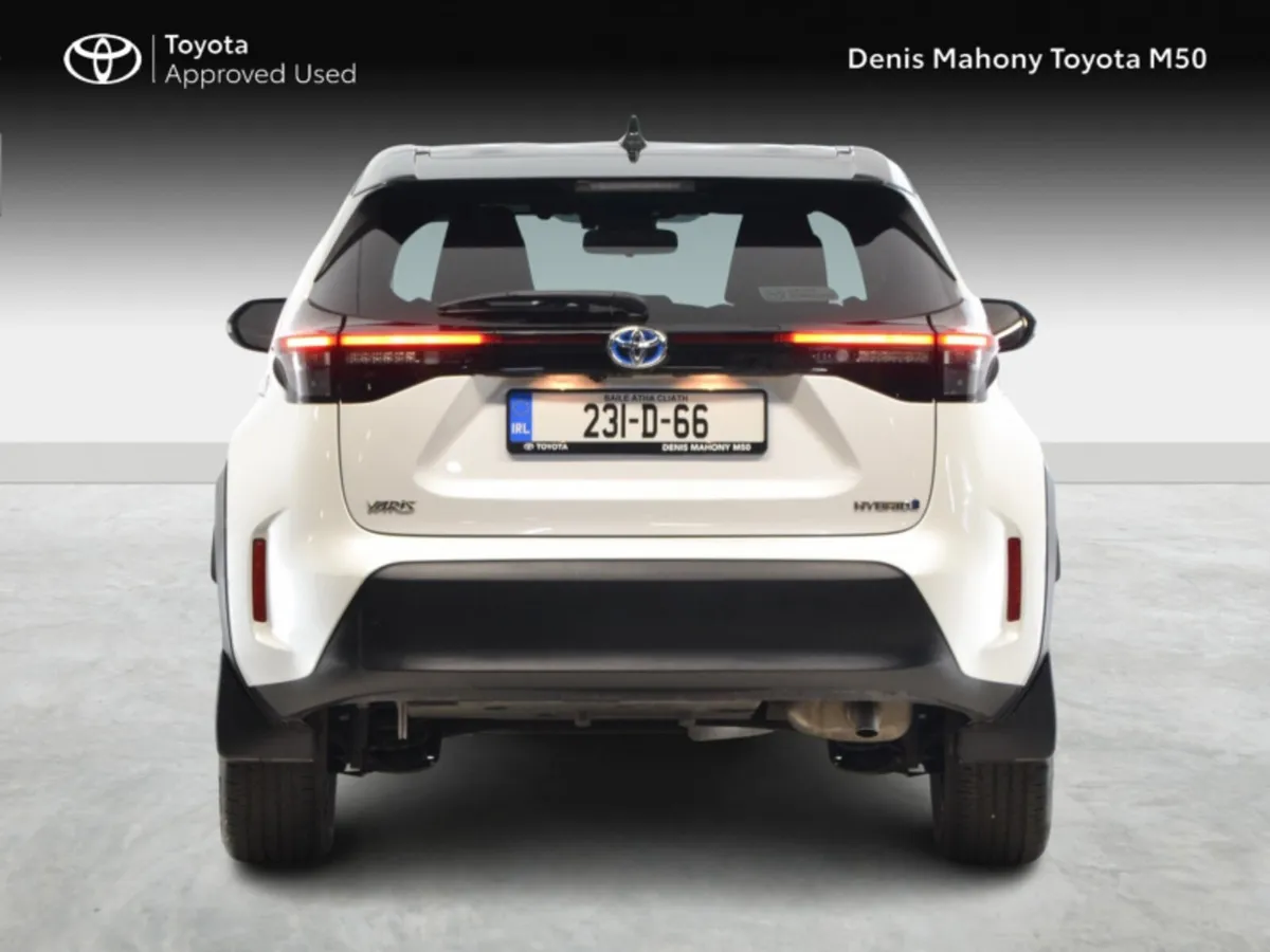 Toyota Yaris Cross Hybrid Luna Sport Auto - Image 4