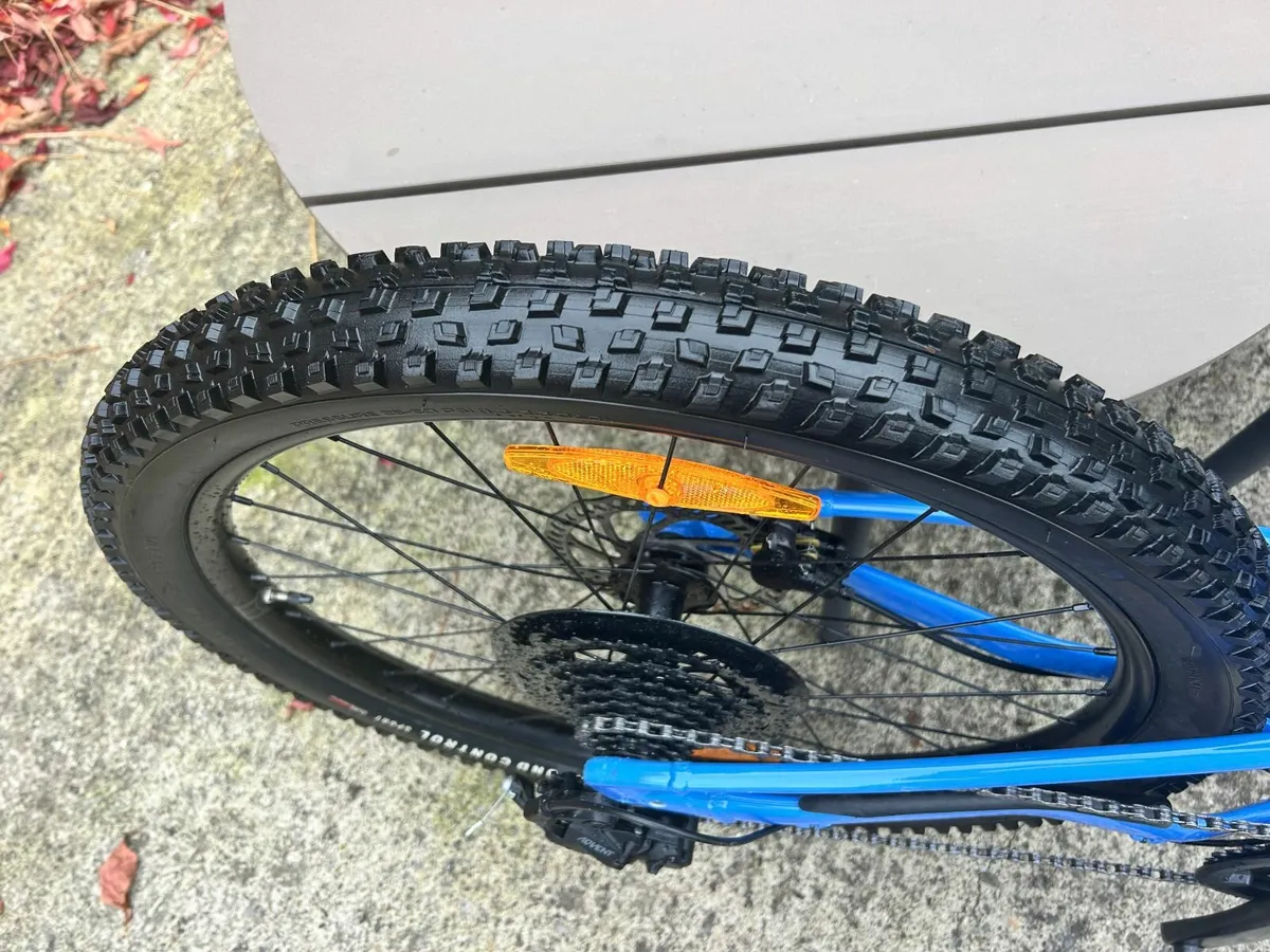 Specialized Riprock Kids Bike - Image 3
