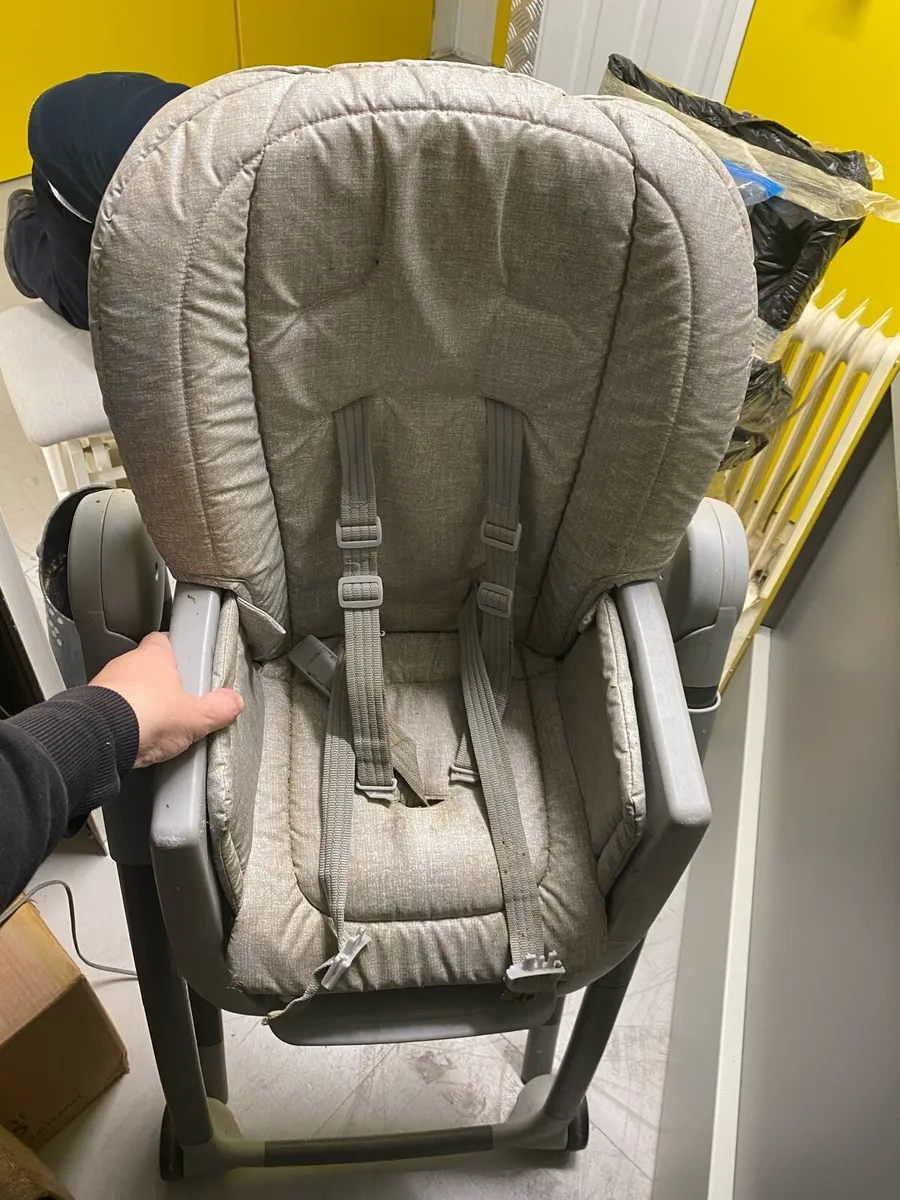 Baby high chair - Image 1