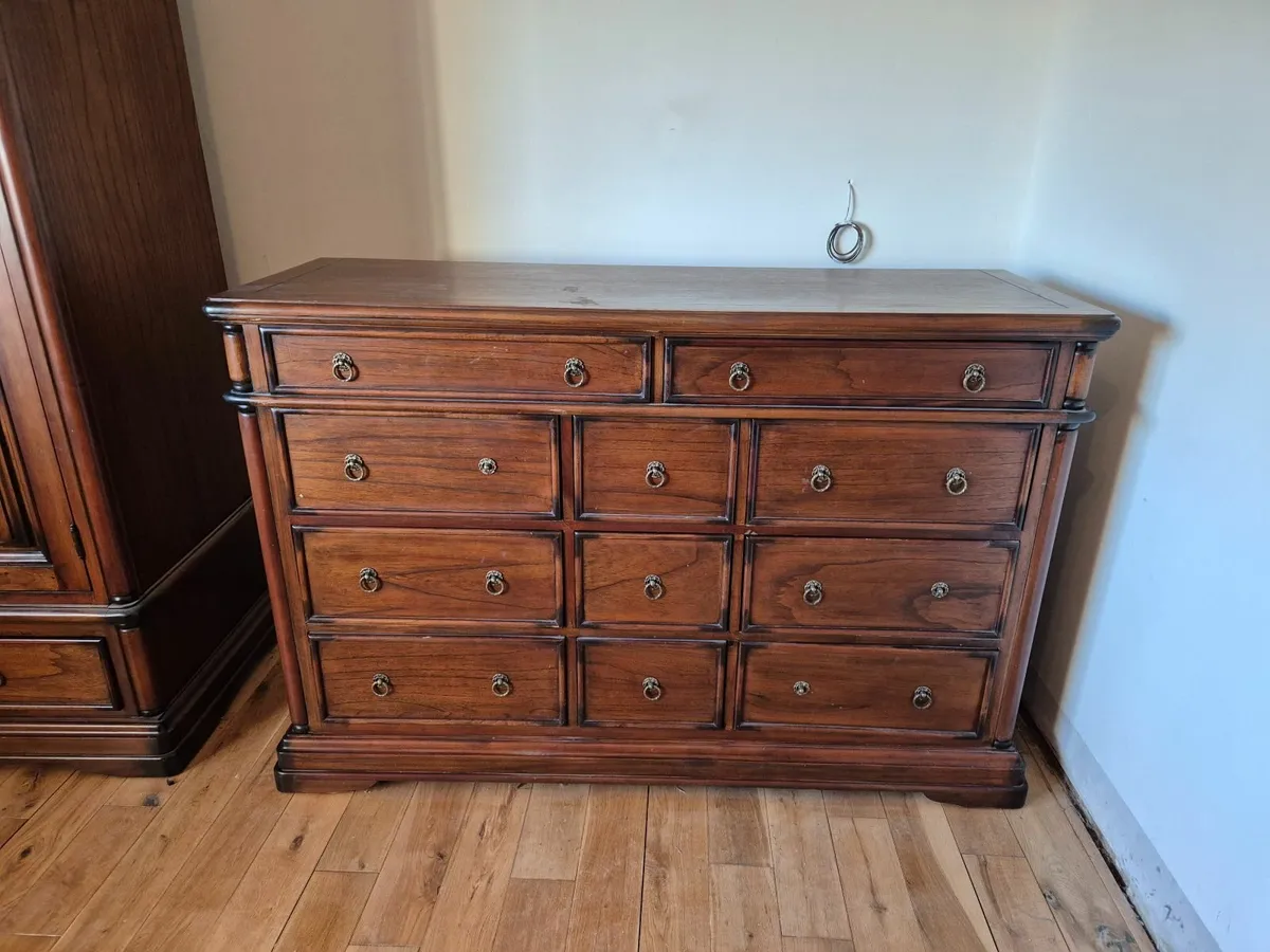 Bedroom furniture - Image 4