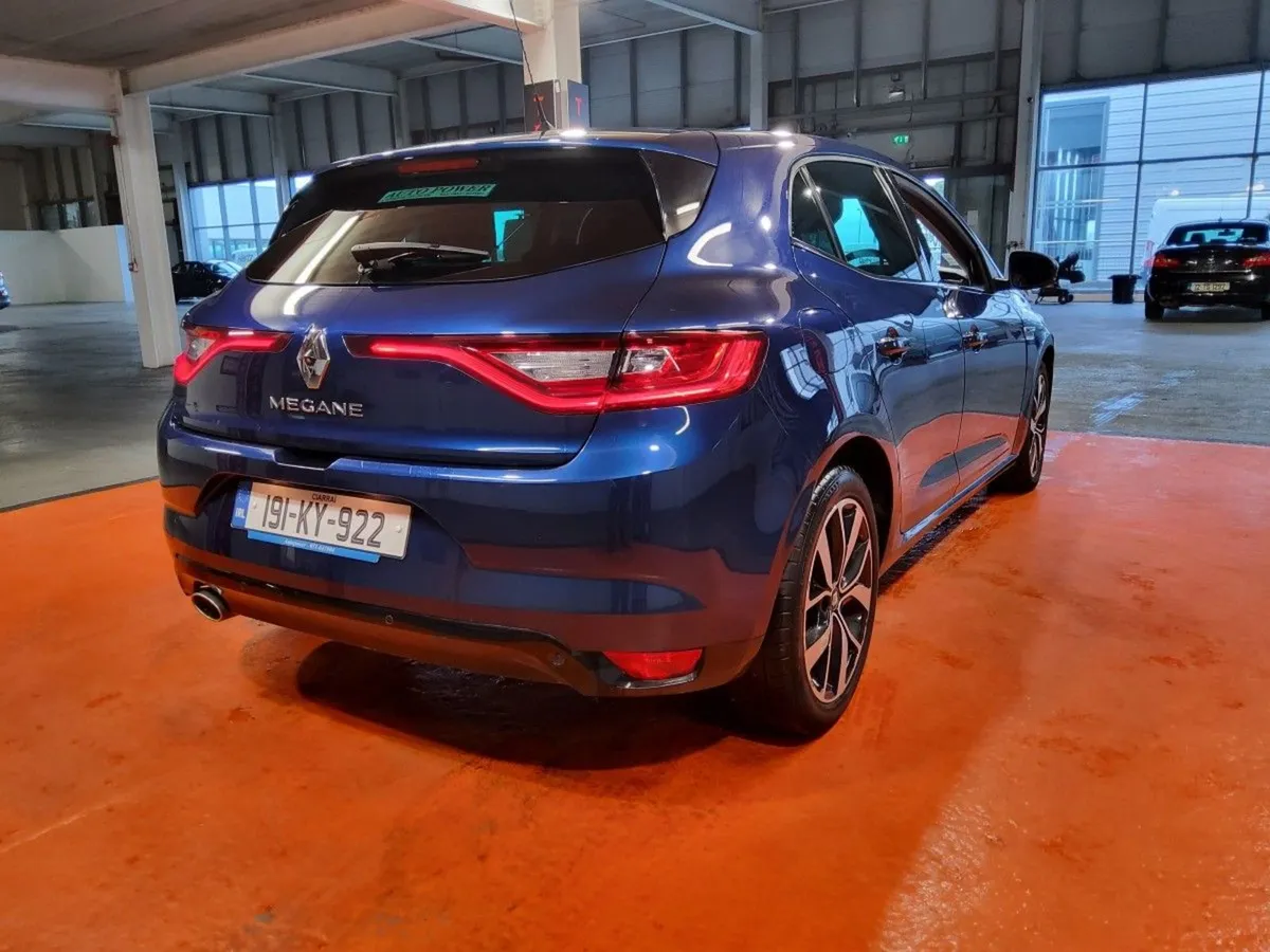 Renault Megane 1.3tce 140 GPF Iconic - Image 4