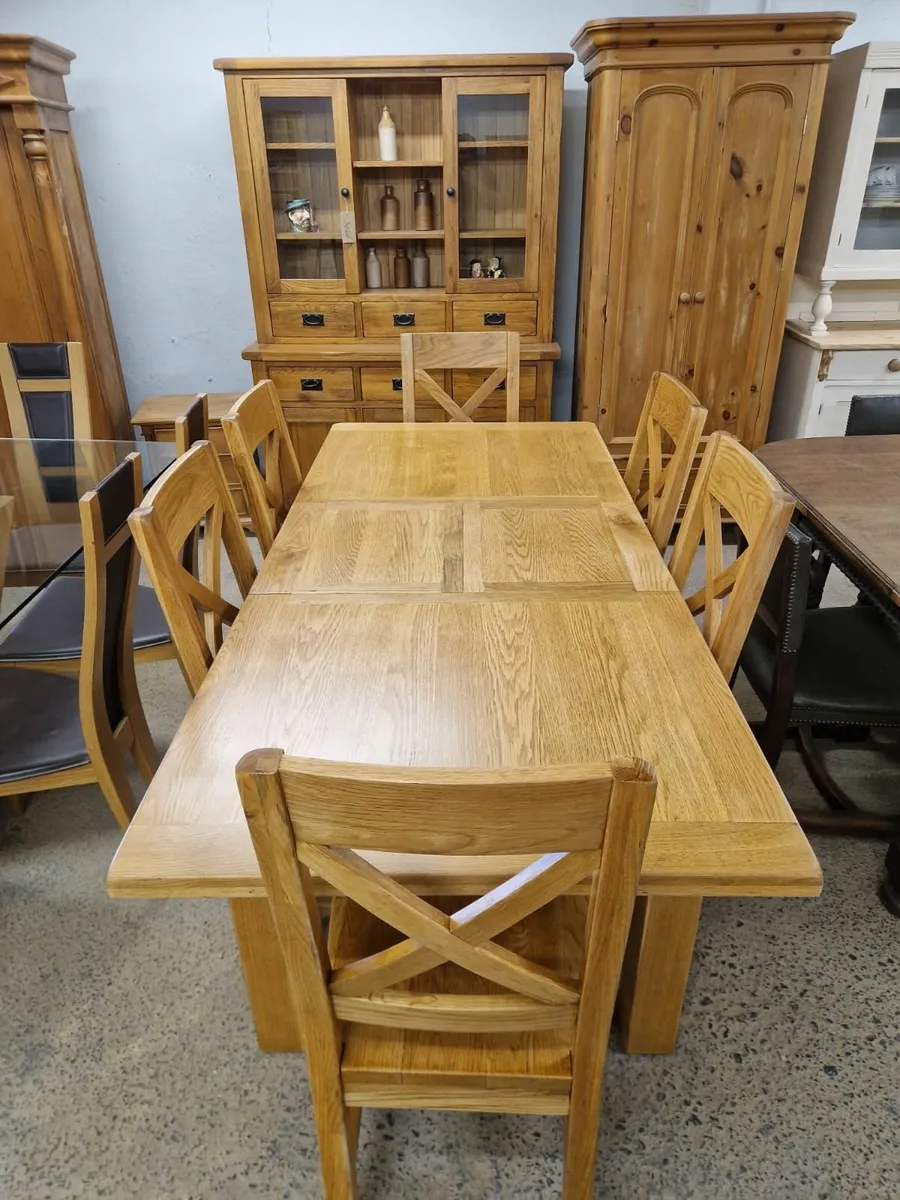 Extendable light oak table, 6 chairs - Image 4