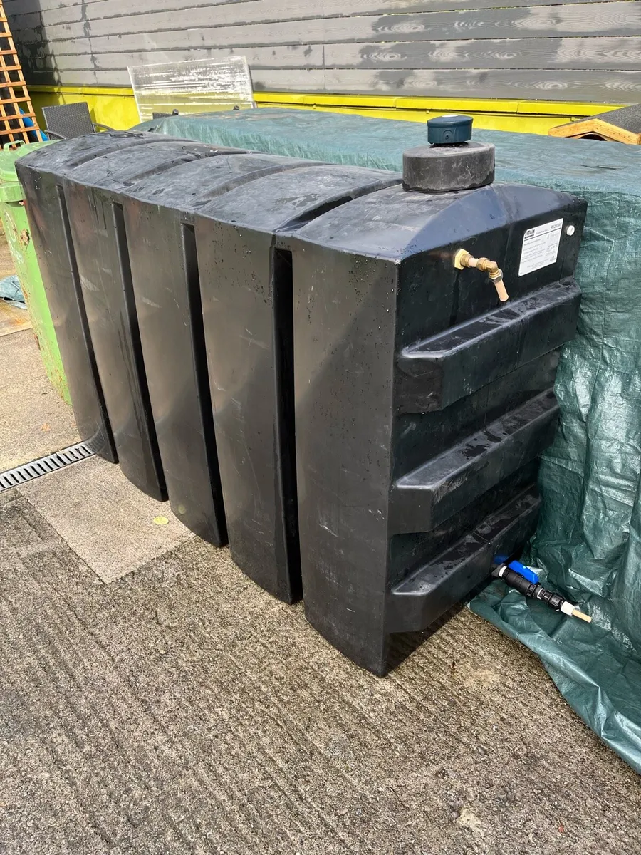 Water tank - Image 1