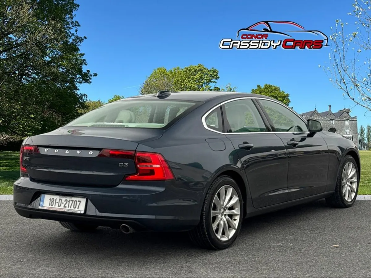 Volvo S90 D3 MOM Plus AT Auto - Image 2