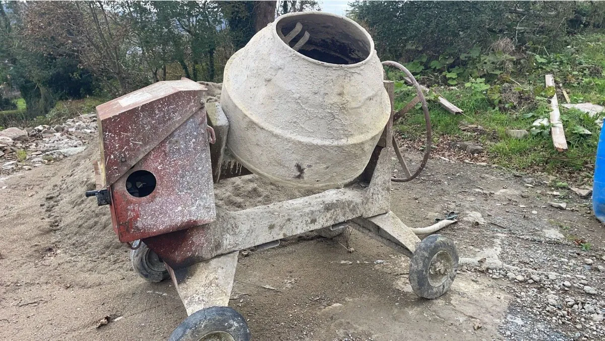 Cement mixer - Image 1