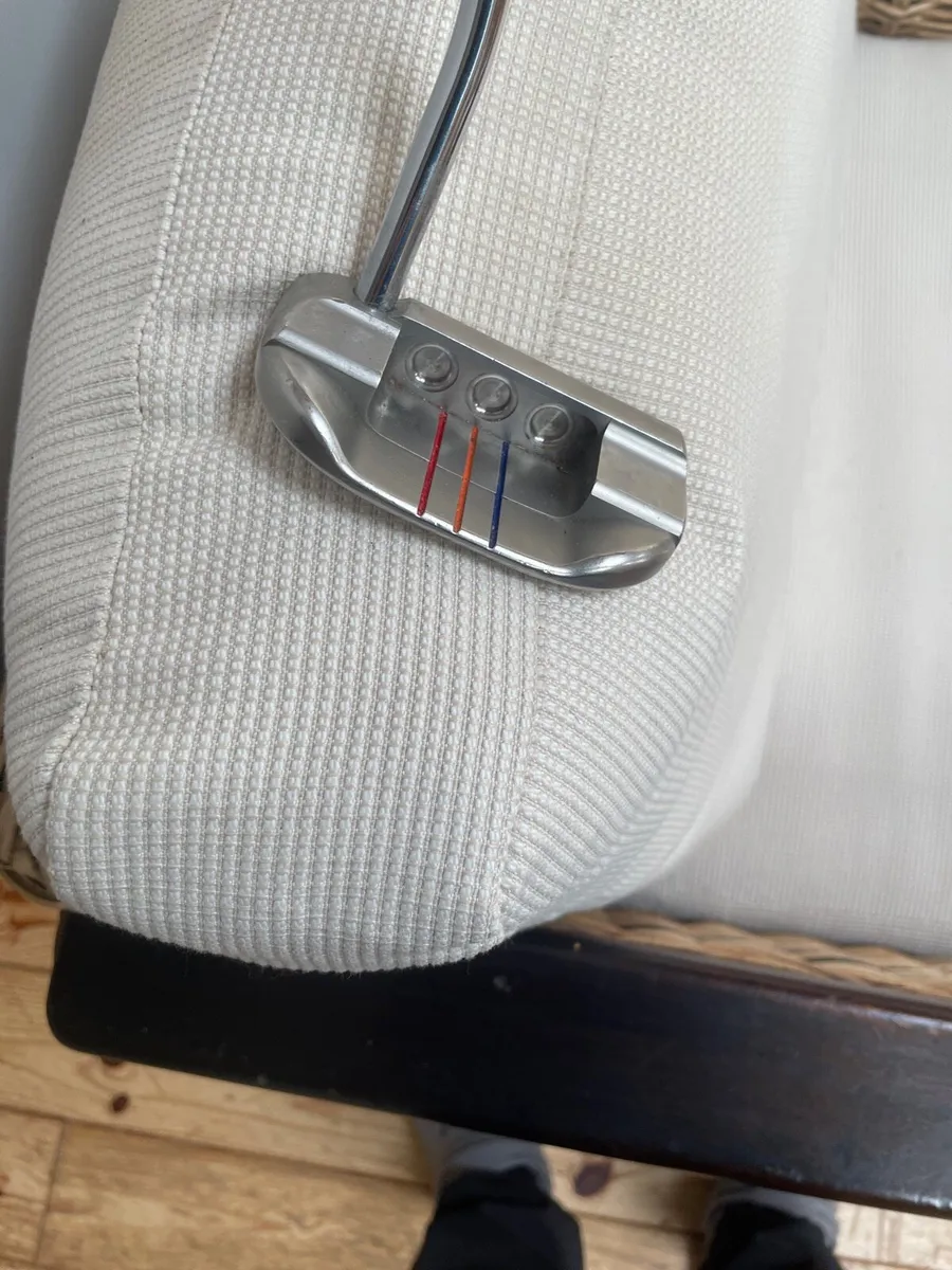 Scotty  Cameron California Fastback Putter. - Image 3