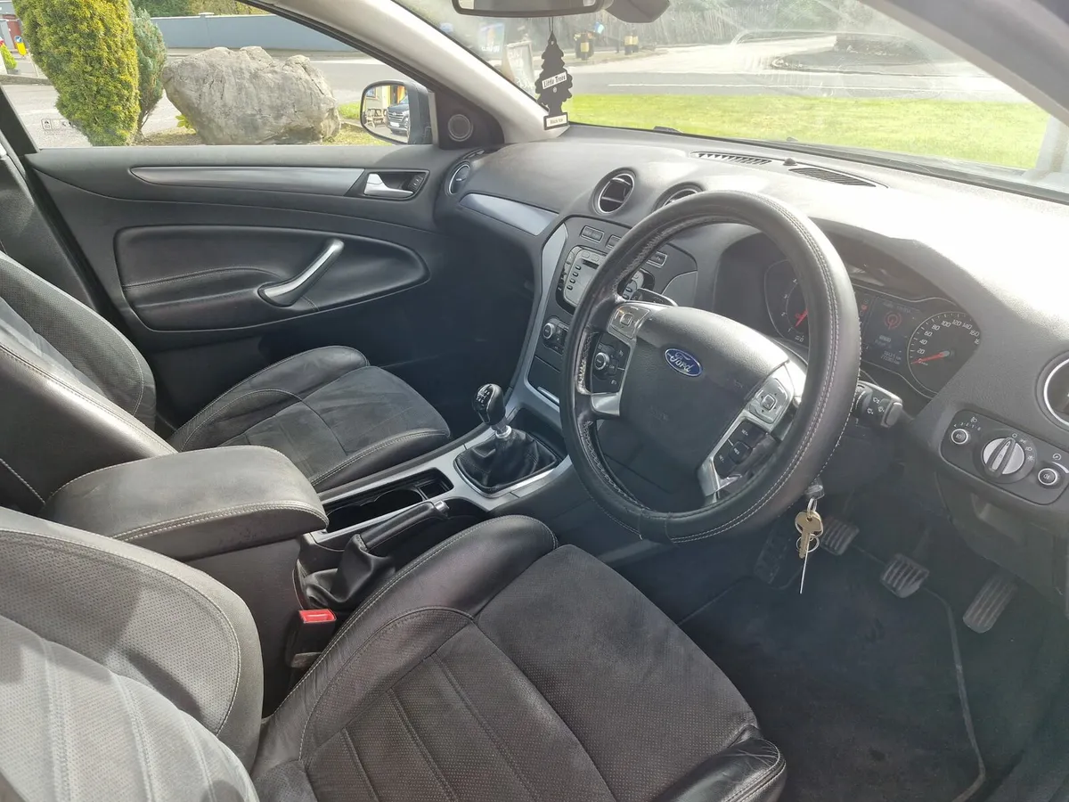 Ford mondeo - Image 2