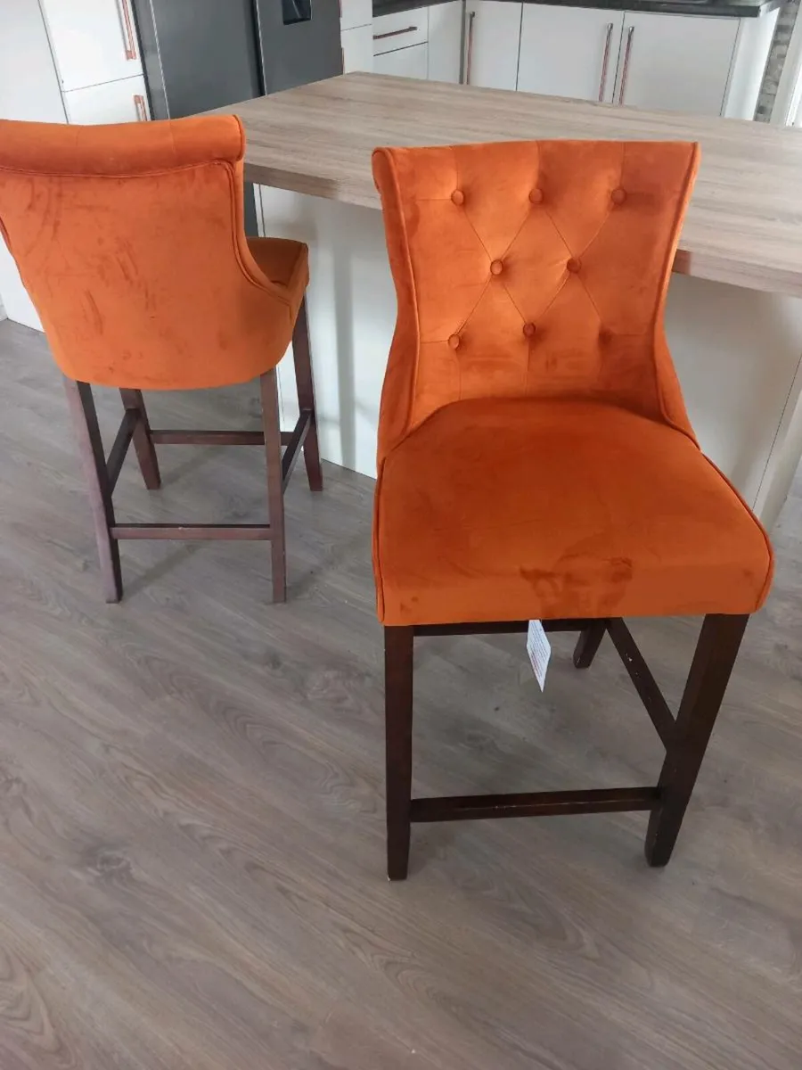 Bar/island unit tall chairs - Image 1