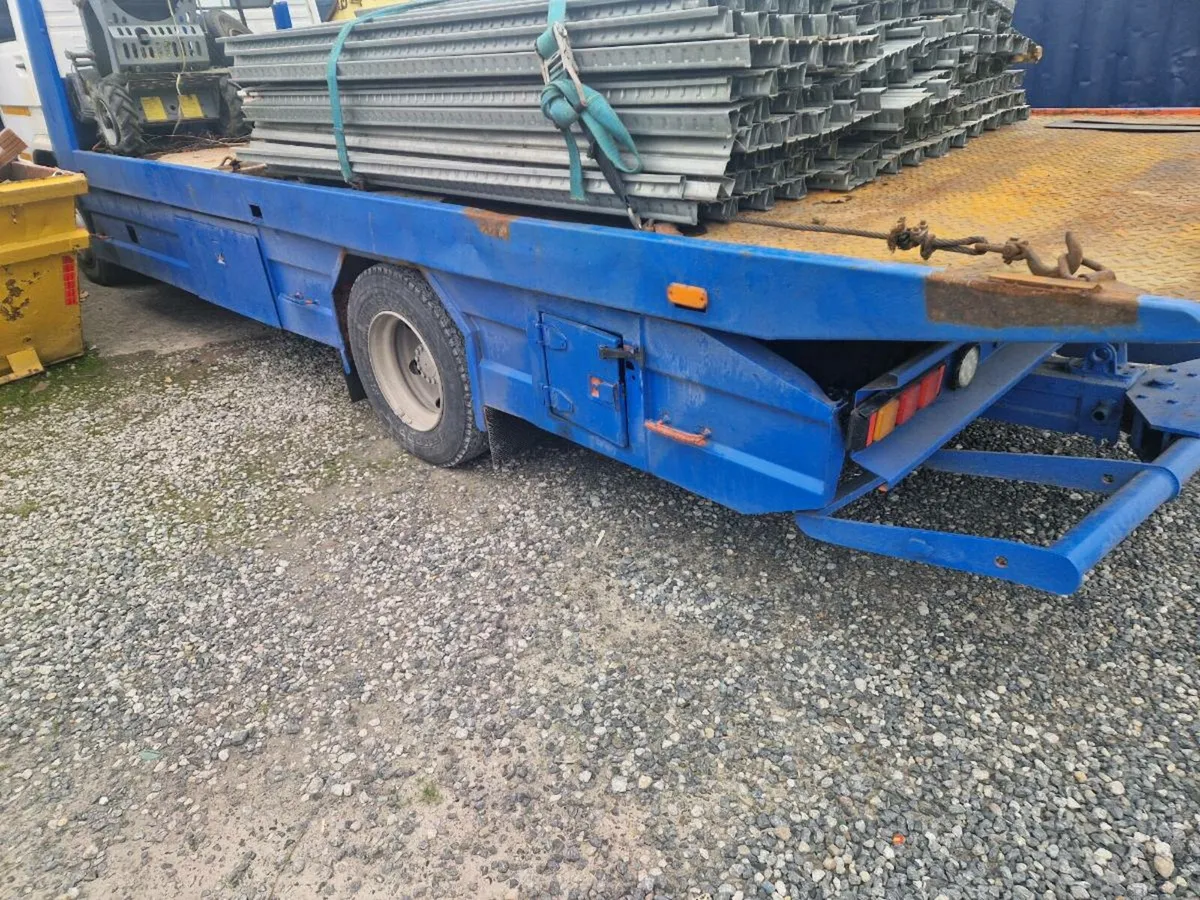 Recovery lorry tilt & slide - Image 1