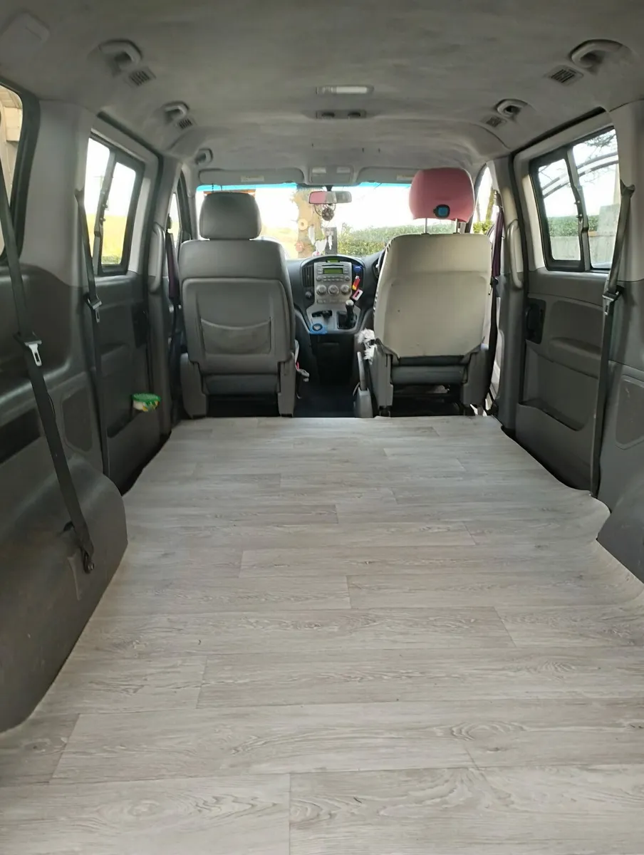 2011 Hyundai Montana - Image 4
