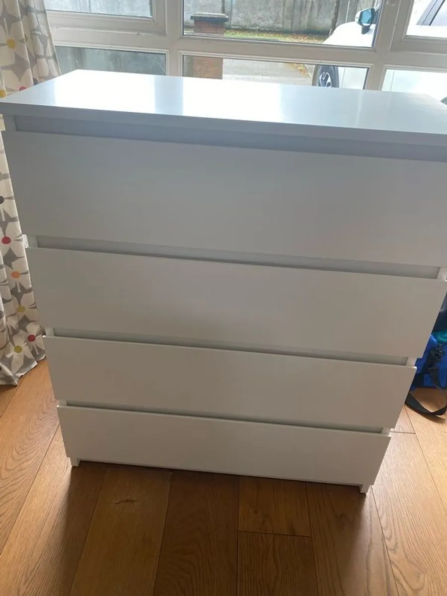 Chest of drawers - Image 1