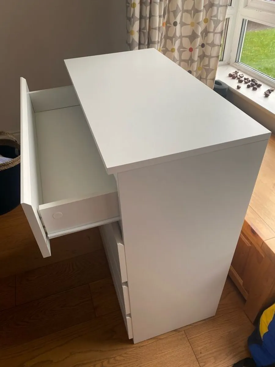 Chest of drawers - Image 2