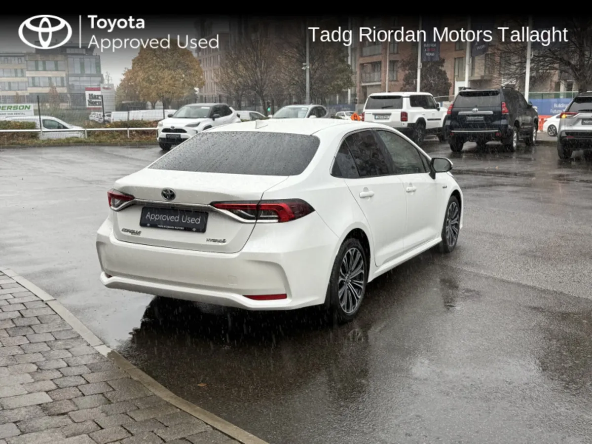 Toyota Corolla HYBRID LUNA SPORT - Image 2