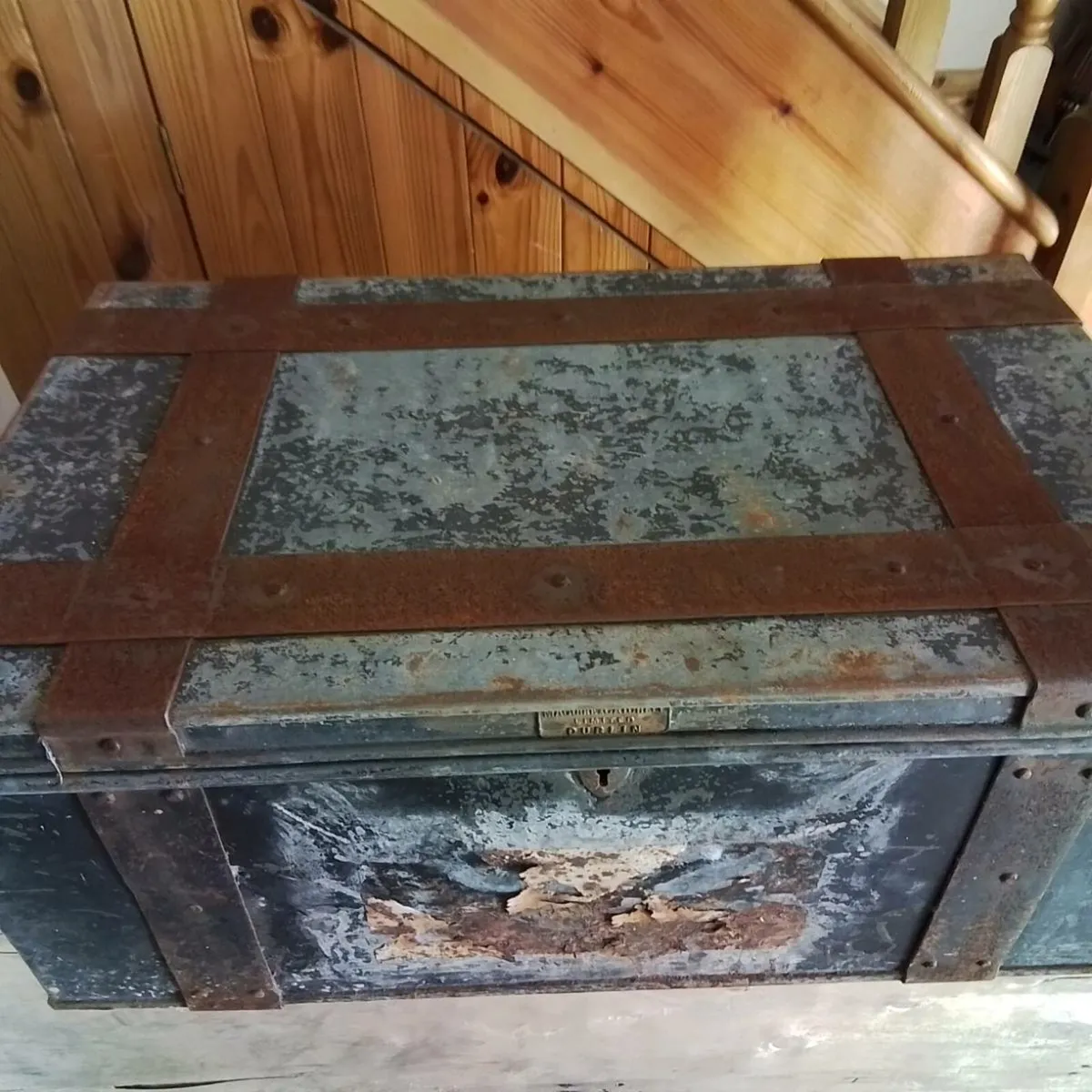 ANTIQUE AND COLLECTABLES - Image 2