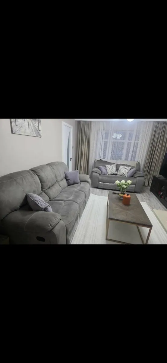Couches - Image 2