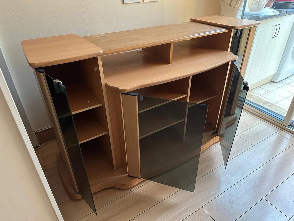 TV Unit - Image 1