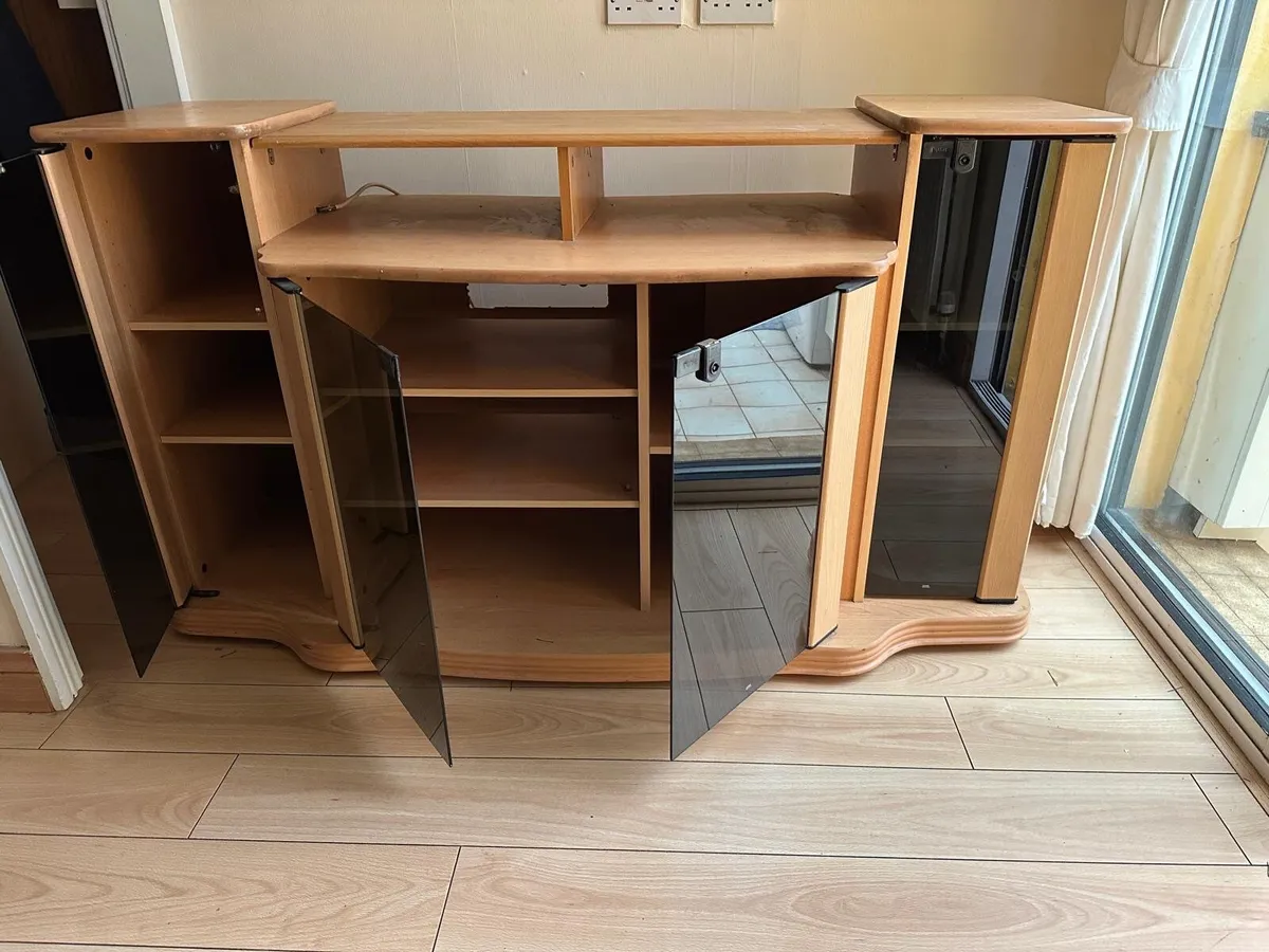TV Unit - Image 2