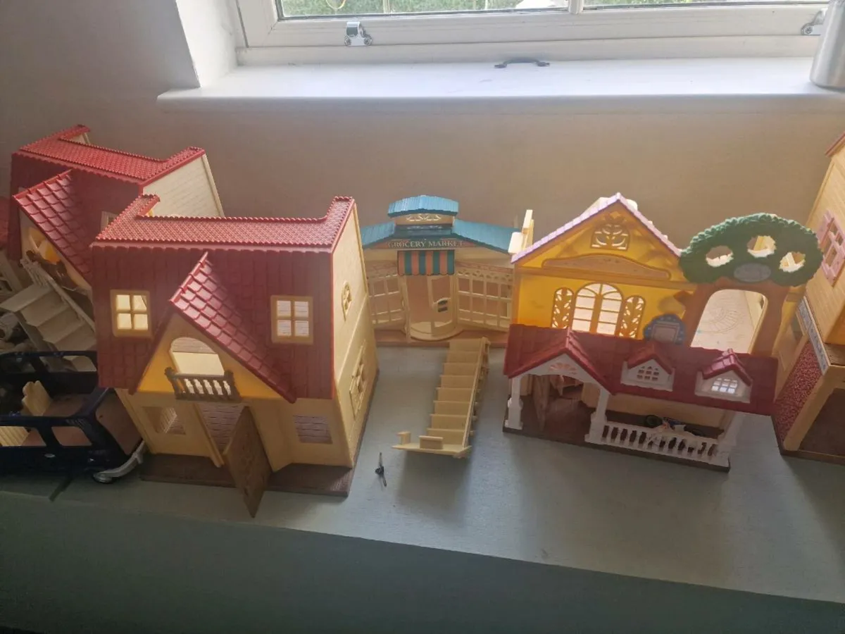 Toys - Image 2