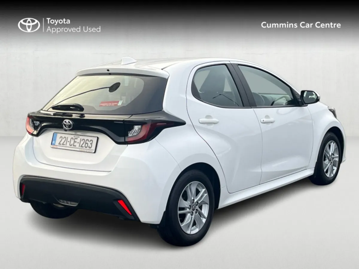 Toyota Yaris YARIS 1.0 LUNA - Image 2