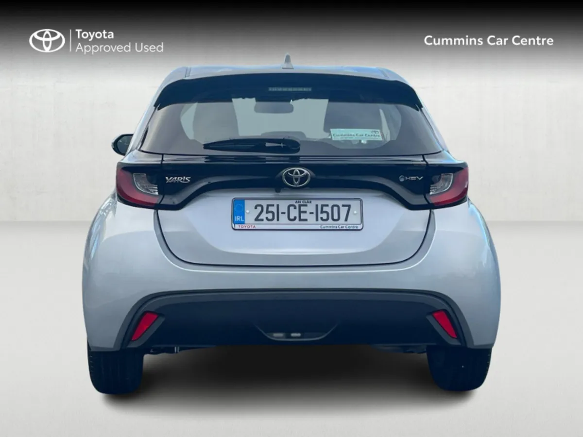 Toyota Yaris Yaris Hybrid 115 Luna - Image 4