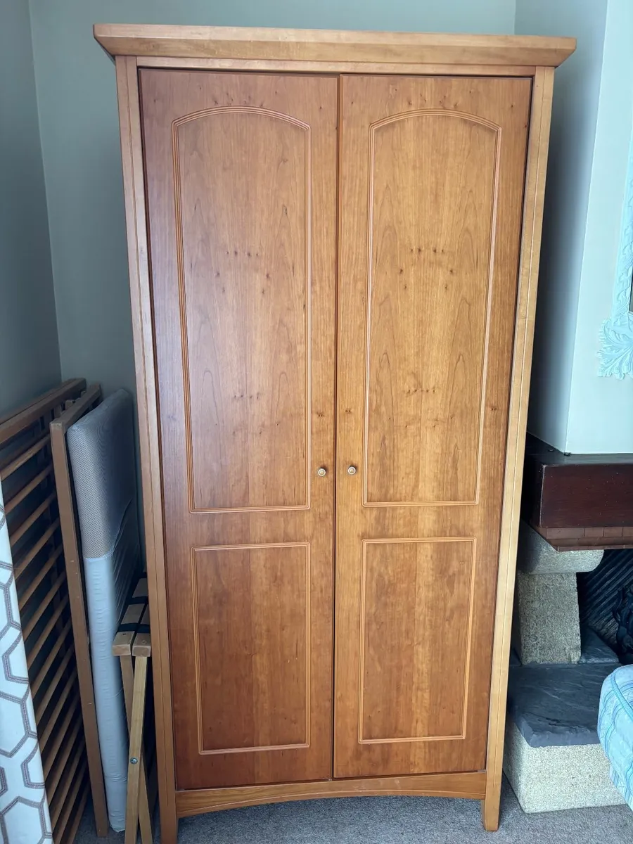 Lots of furniture - Image 2