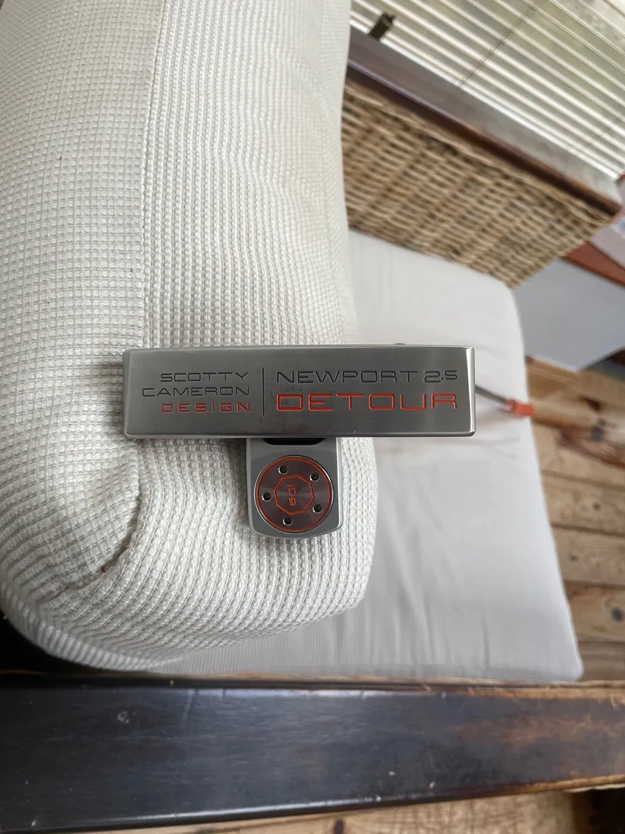 Scotty Cameron Newport 2.5 Detour Putter 35 inch. - Image 2