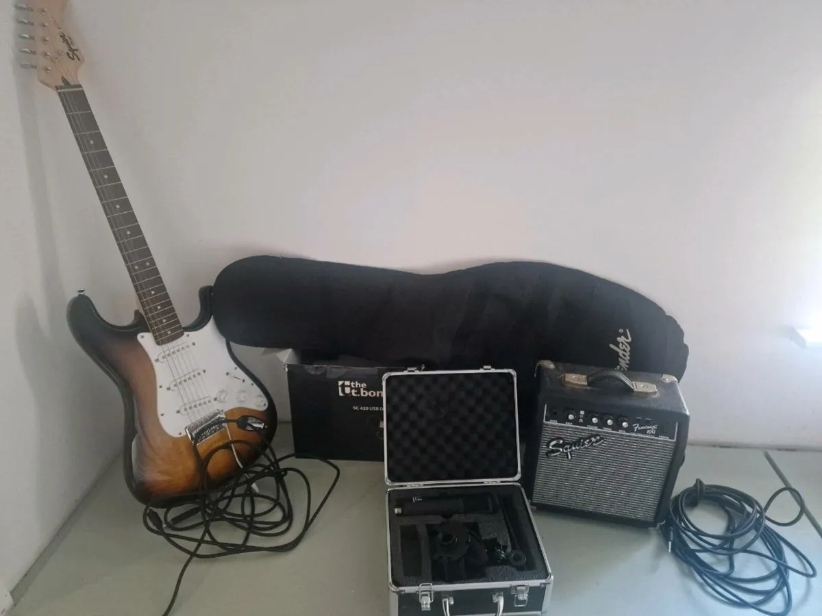 Fender guitar and sound equipment - Image 1