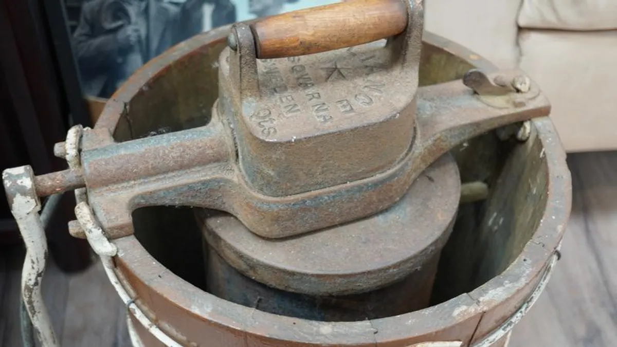 Antique Husqvarna Ice Cream Maker - Image 4