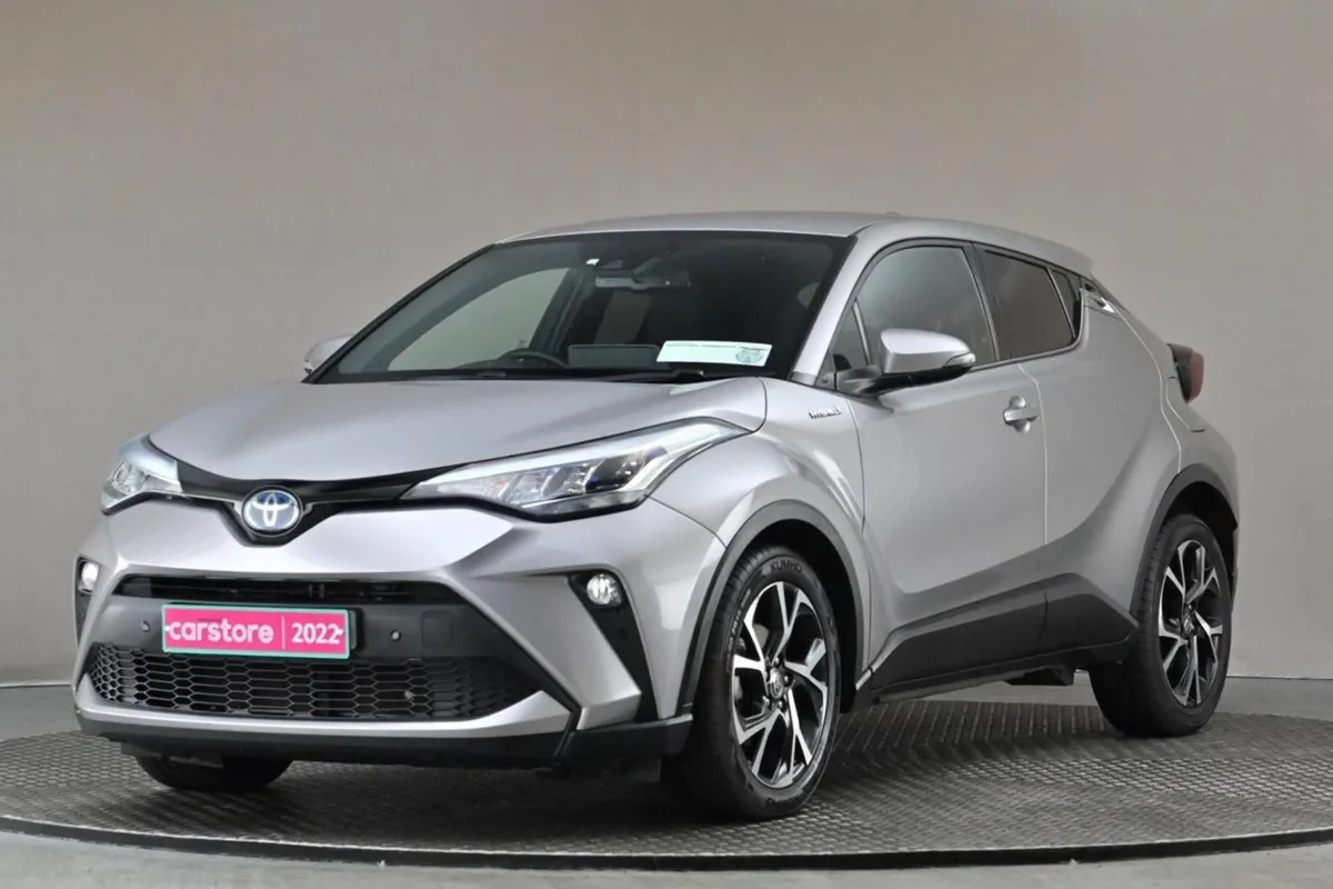 Toyota C-HR 1.8 Hybrid Sport  reverse Cam carplay - Image 3