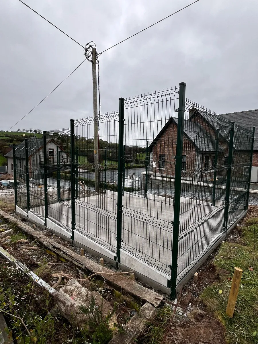 Dog run - Image 1