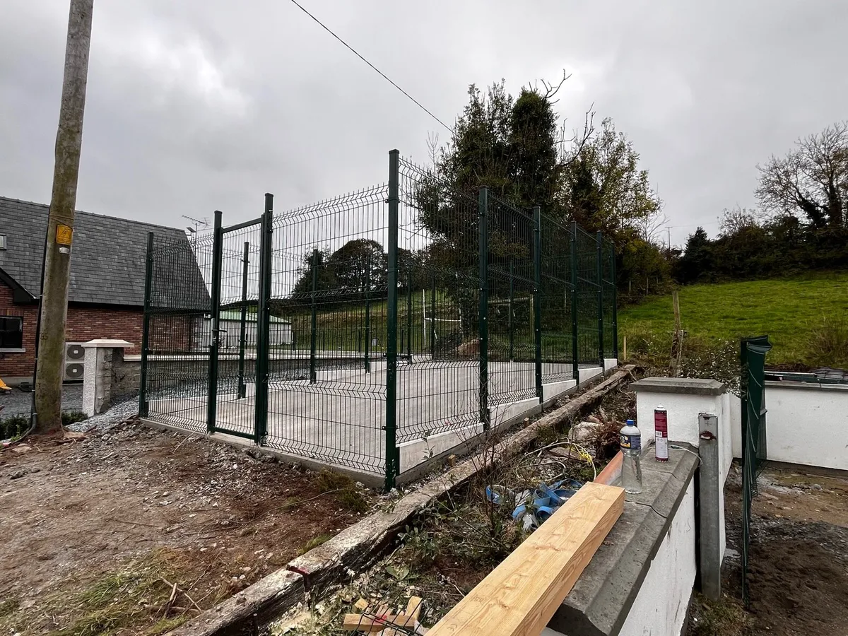 Dog run - Image 2