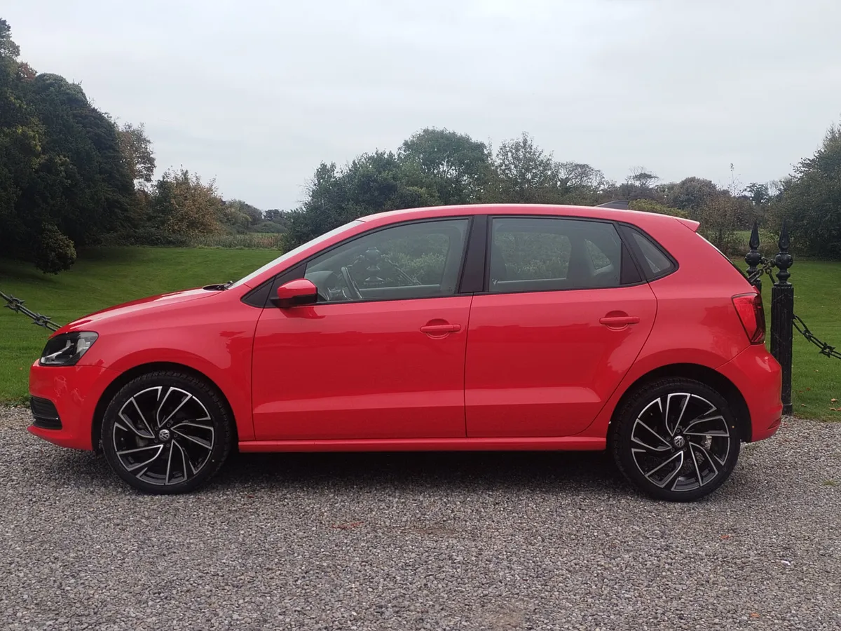 Volkswagen Polo 2016 - Image 2