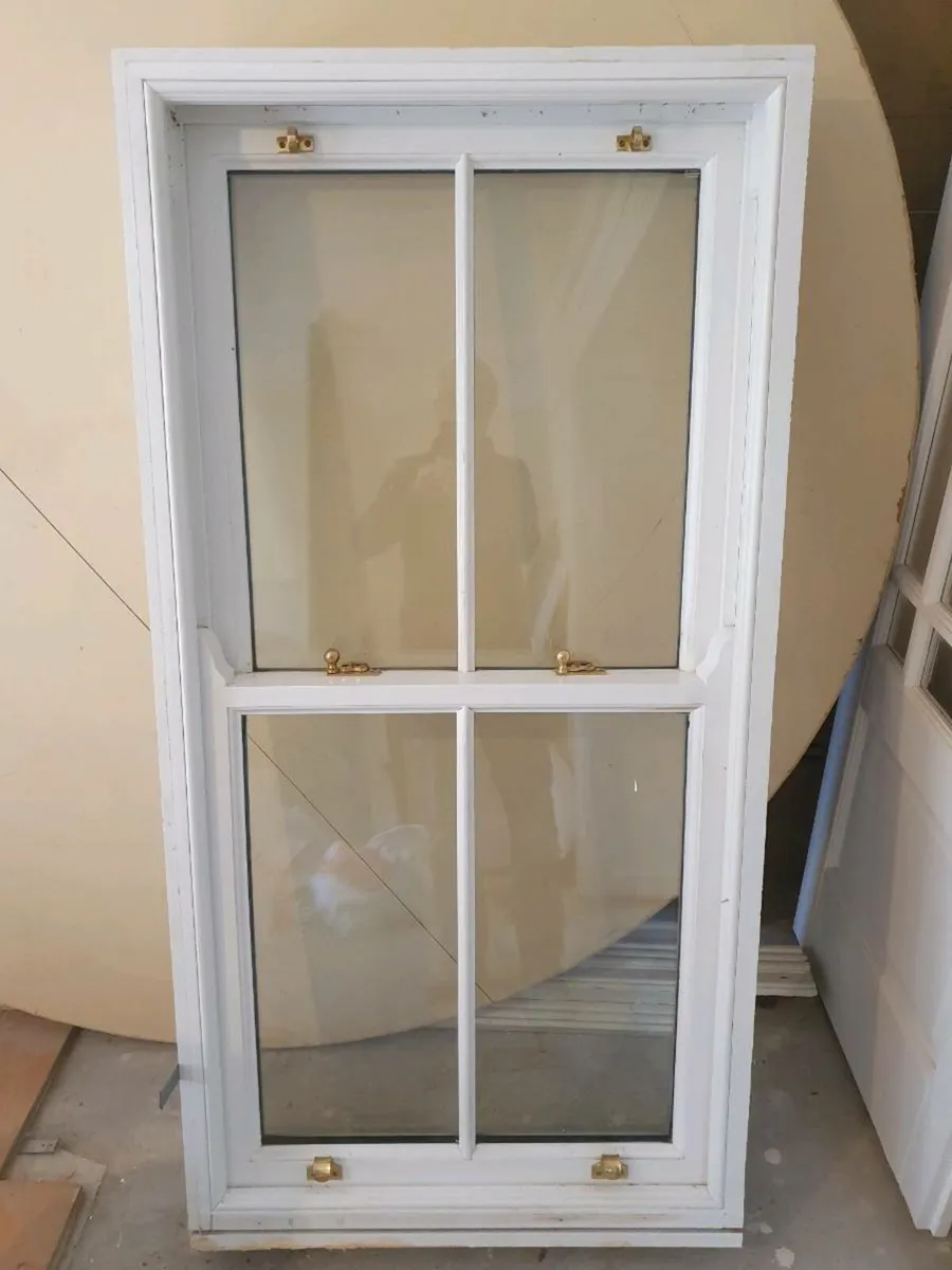 Sash hardwood window - Image 1