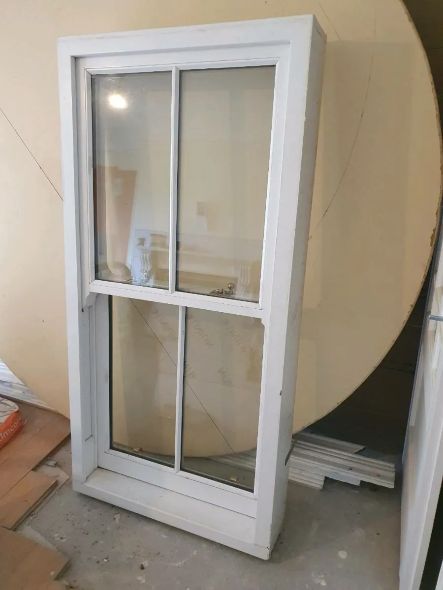 Sash hardwood window - Image 2