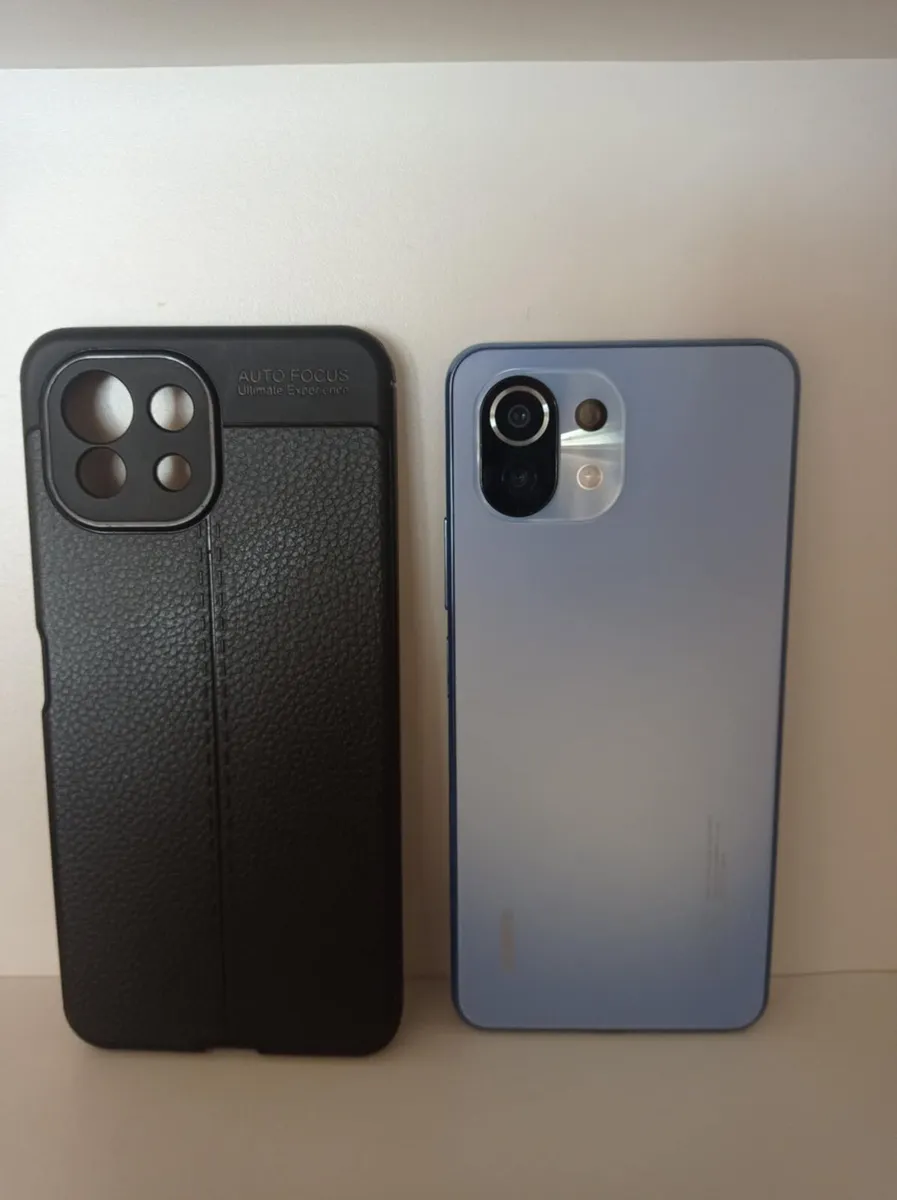 Xiaomi mi 11 lite Blue
Comes with cases box - Image 2