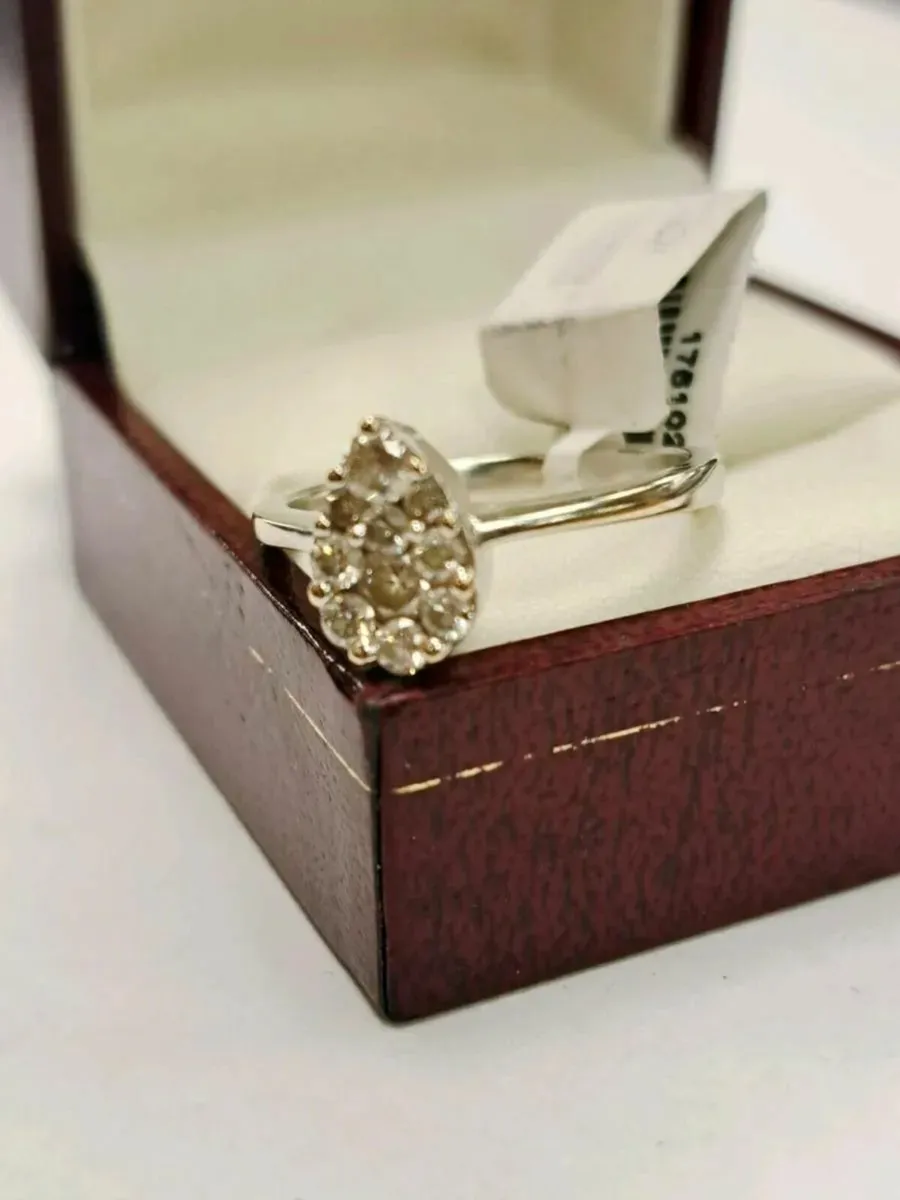 18K White Gold Diamond Ring 18Ct - Image 2