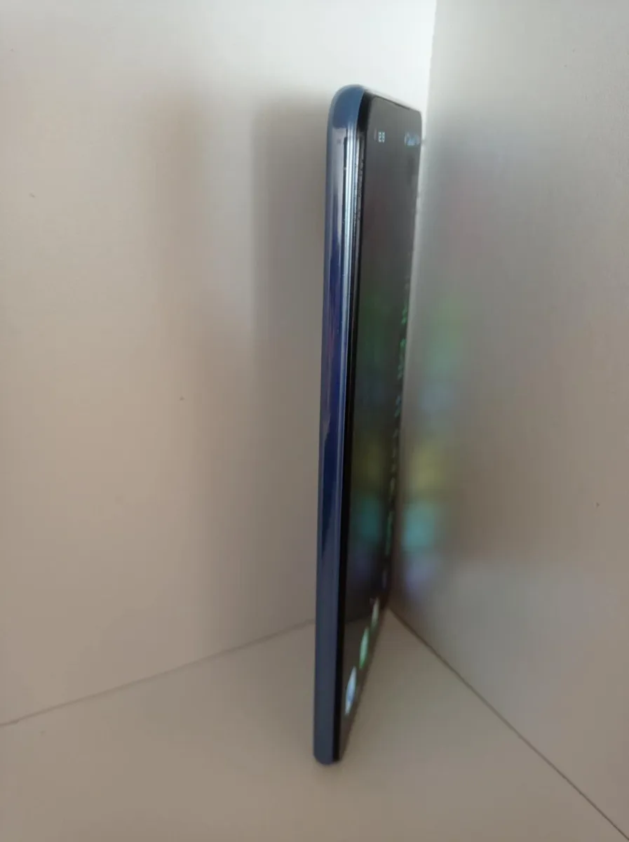 Xiaomi mi 11 lite Blue
Comes with cases box - Image 4