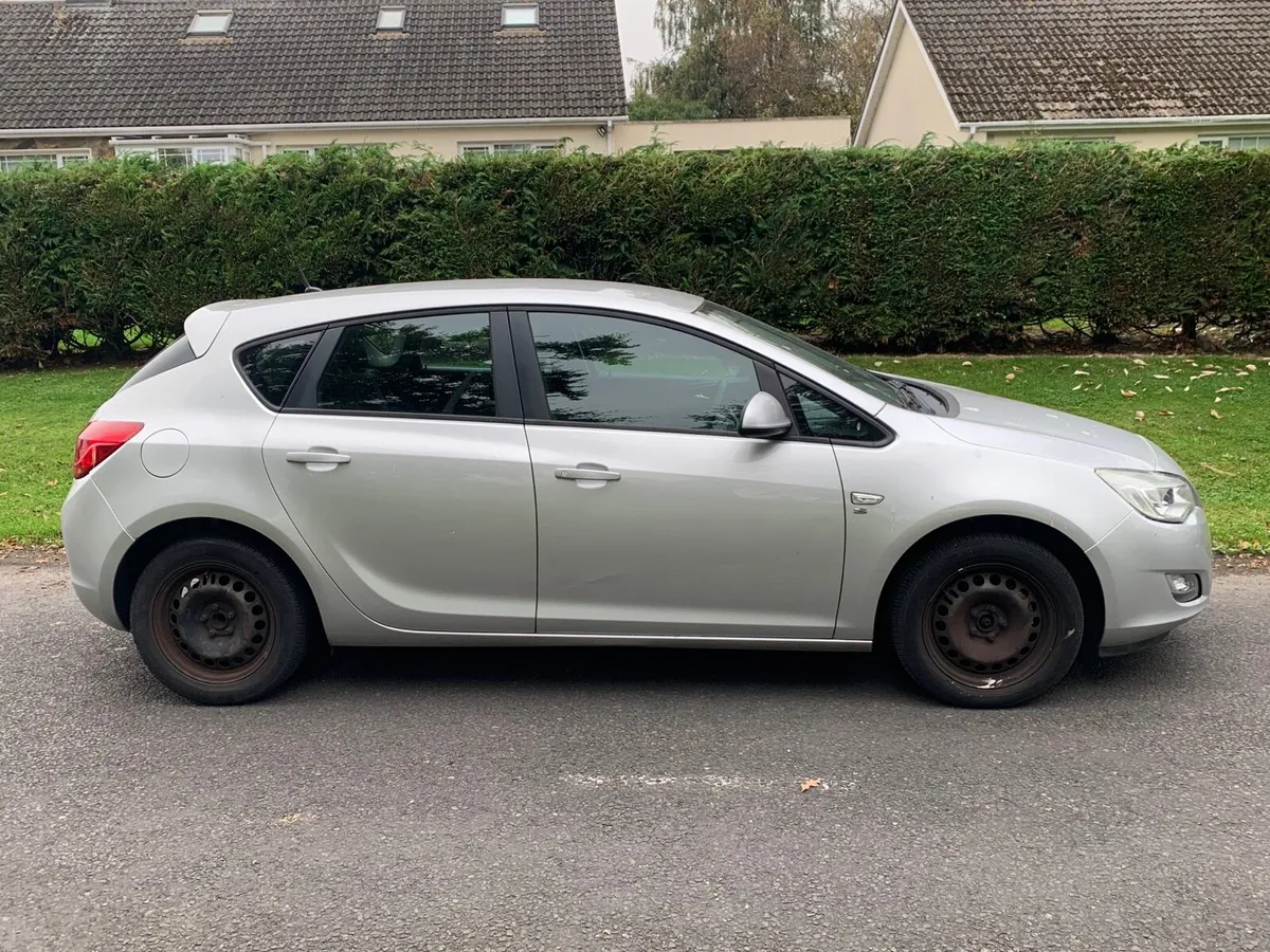 Opel Astra - Image 2