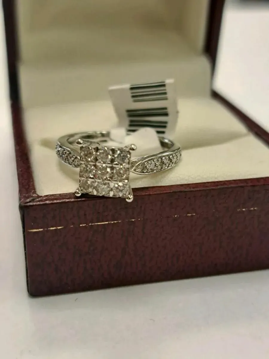9k White Gold Diamond Ring 9Ct - Image 2